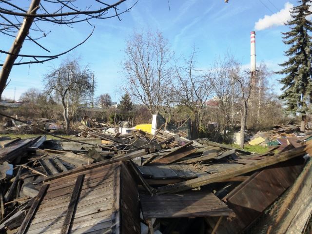 Správa veřejného statku začala s demolicí zahrádkářské kolonie na Jateční