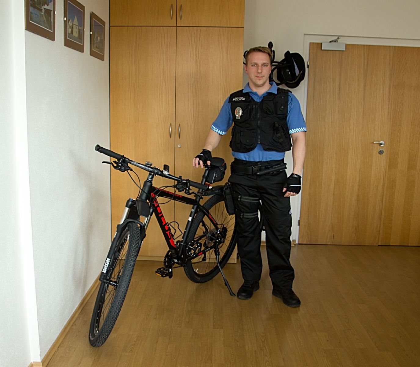 obrázek: Strážníci na Slovanech dostali od obvodu nové kolo