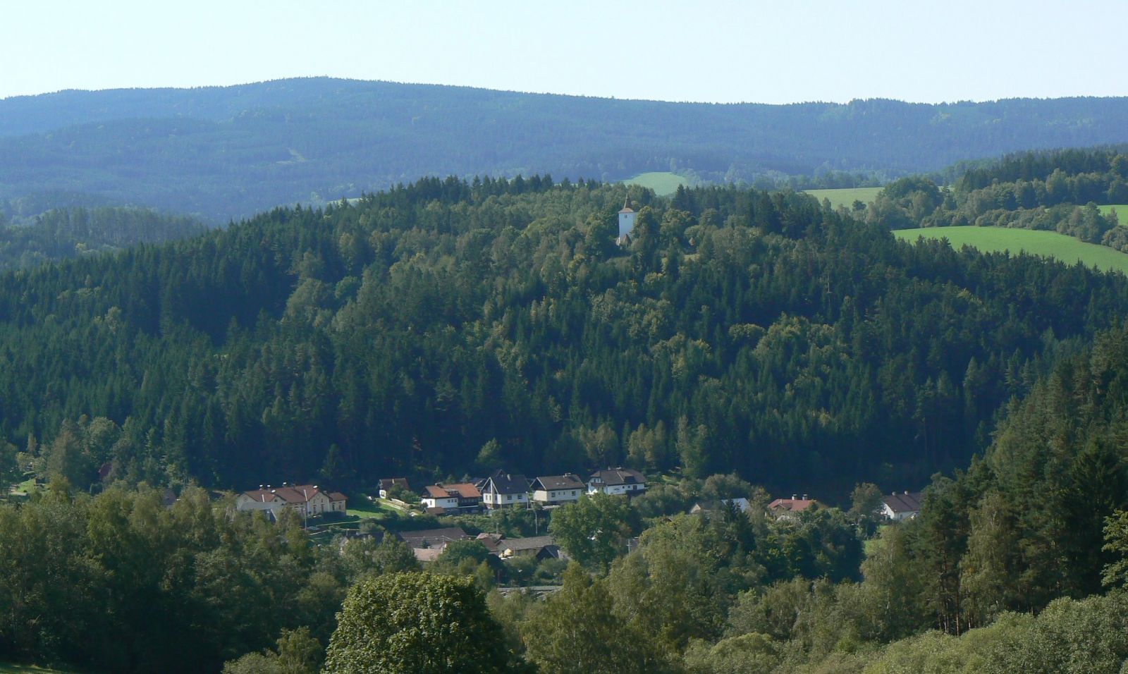 obrázek: Šumavský Annín zavádí tradici sklářské Annenské pouti. O víkendu oslaví také 220 let své existence