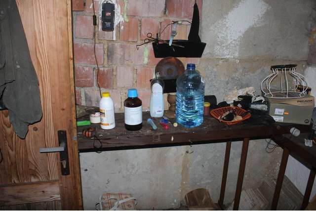 Tachovští kriminalisté odhalili varnu pervitinu, zajistili i marihuanu a lysohlávky