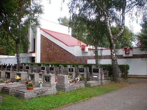 obrázek: Téměř stoletá stařenka nedokázala dojít ze hřbitova domů