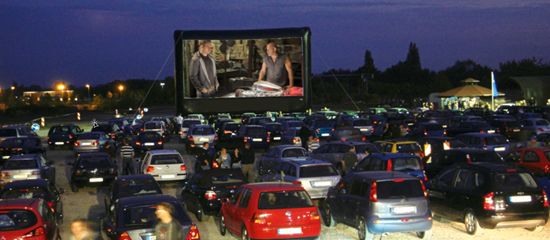 V červnu bude na místě bývalého kulturáku v Plzni promítat autokino