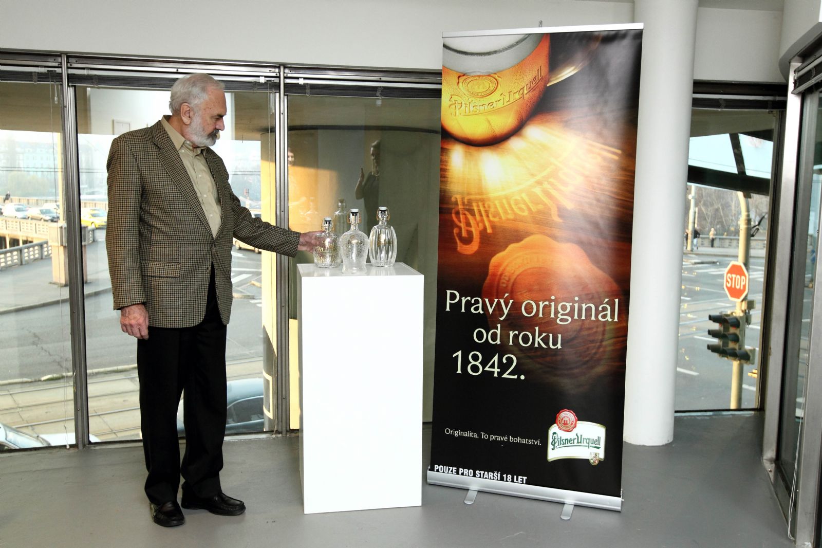 V Česku byly vydraženy nejdražší pivní láhve. Z Prazdroje