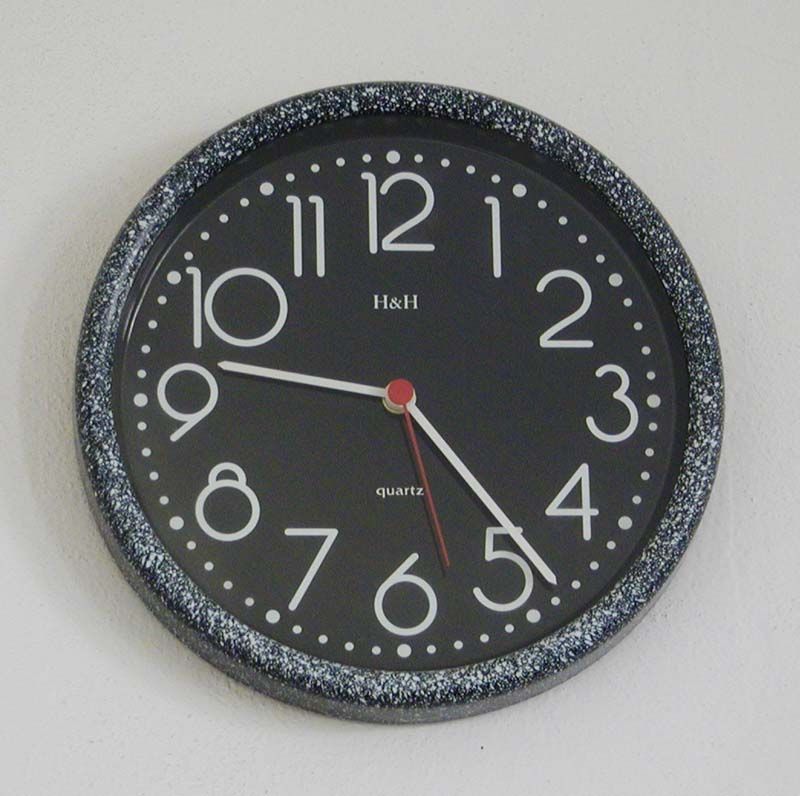 V Domažlicích přeřizují hodináři stovky hodin