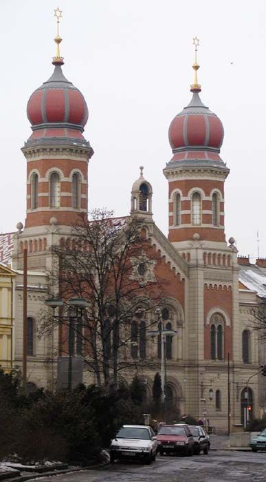 Vandal znečistil výkaly plzeňskou synagogu 