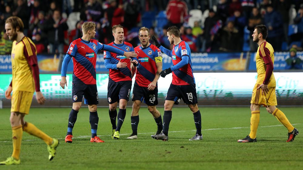 Viktorka porazila Duklu 3:0 a přezimuje s tříbodovým náskokem na Spartu