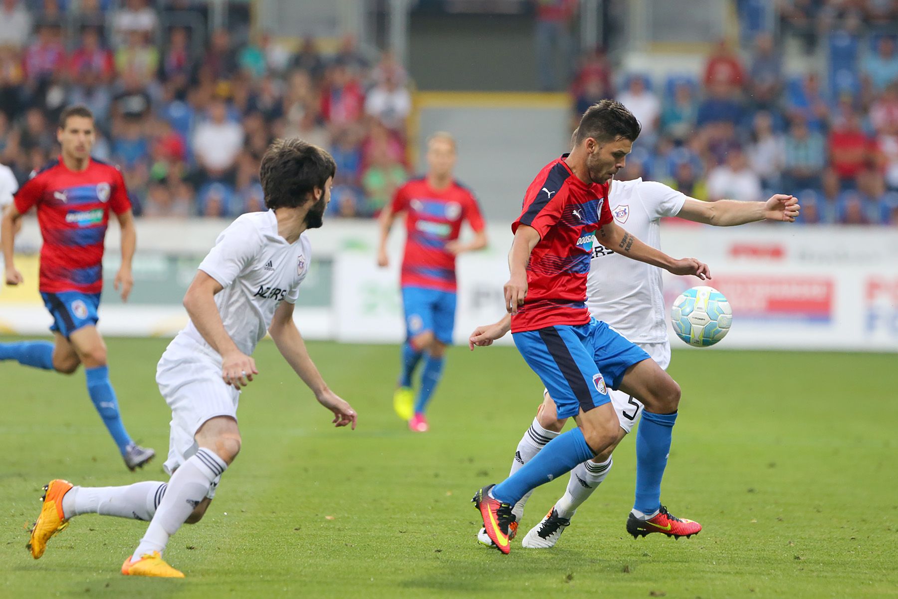 obrázek: Viktorka s Karabachem hrála bez gólů. Trenér volá po větší produktivitě 