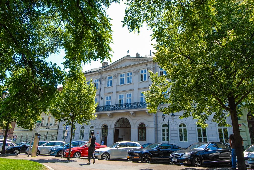 obrázek: Významný empírový dům v centru dostal nový kabát