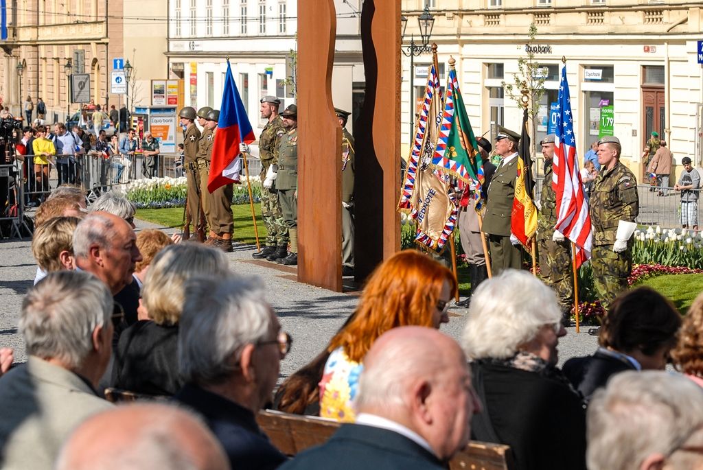 obrázek: Zástupce veteránů popřál Plzeňanům při hlavním vzpomínkovém aktu svobodu navždy 