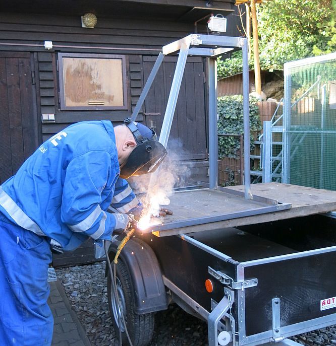obrázek: Zvířecí záchranáři připravili ve Svéradicích hnízdo pro čápy