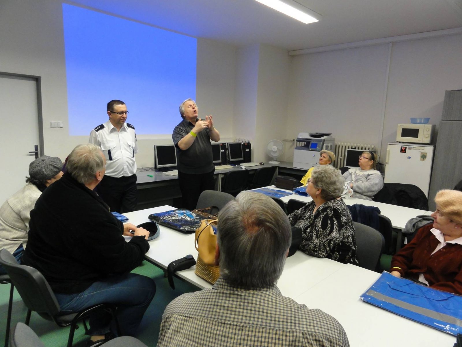 Neslyšící na návštěvě u policie