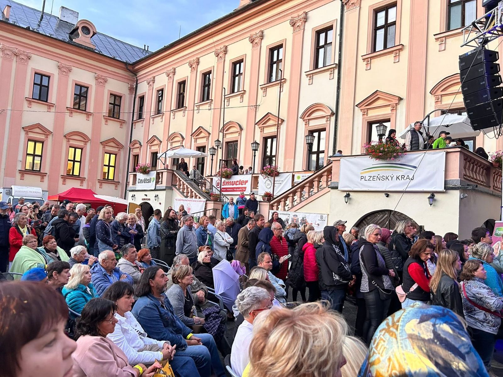 Liblínské slavnosti zaplní zámek, náměstí i park. Vrcholem bude koncert Heleny Vondráčkové