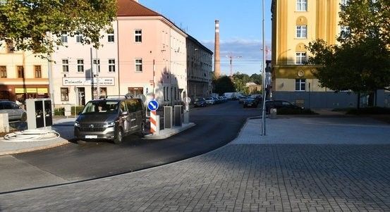 Nová parkovací zóna G v Doudlevecké ulici - tisíc míst a P+G u stadionu