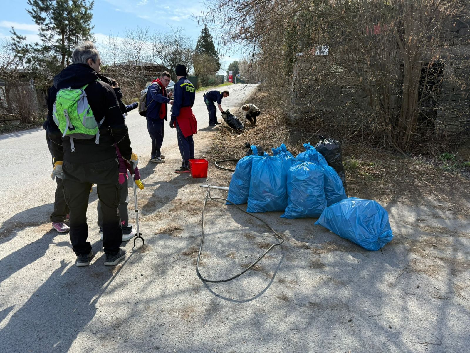 Plzeň uklízela, desítky dobrovolníků vyrazily k řekám, našly i injekční stříkačky