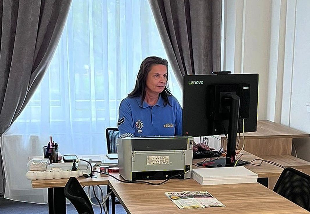 Plzeňská Čtyřka má nové kontaktní místo městské policie. Strážník bude přímo na radnici