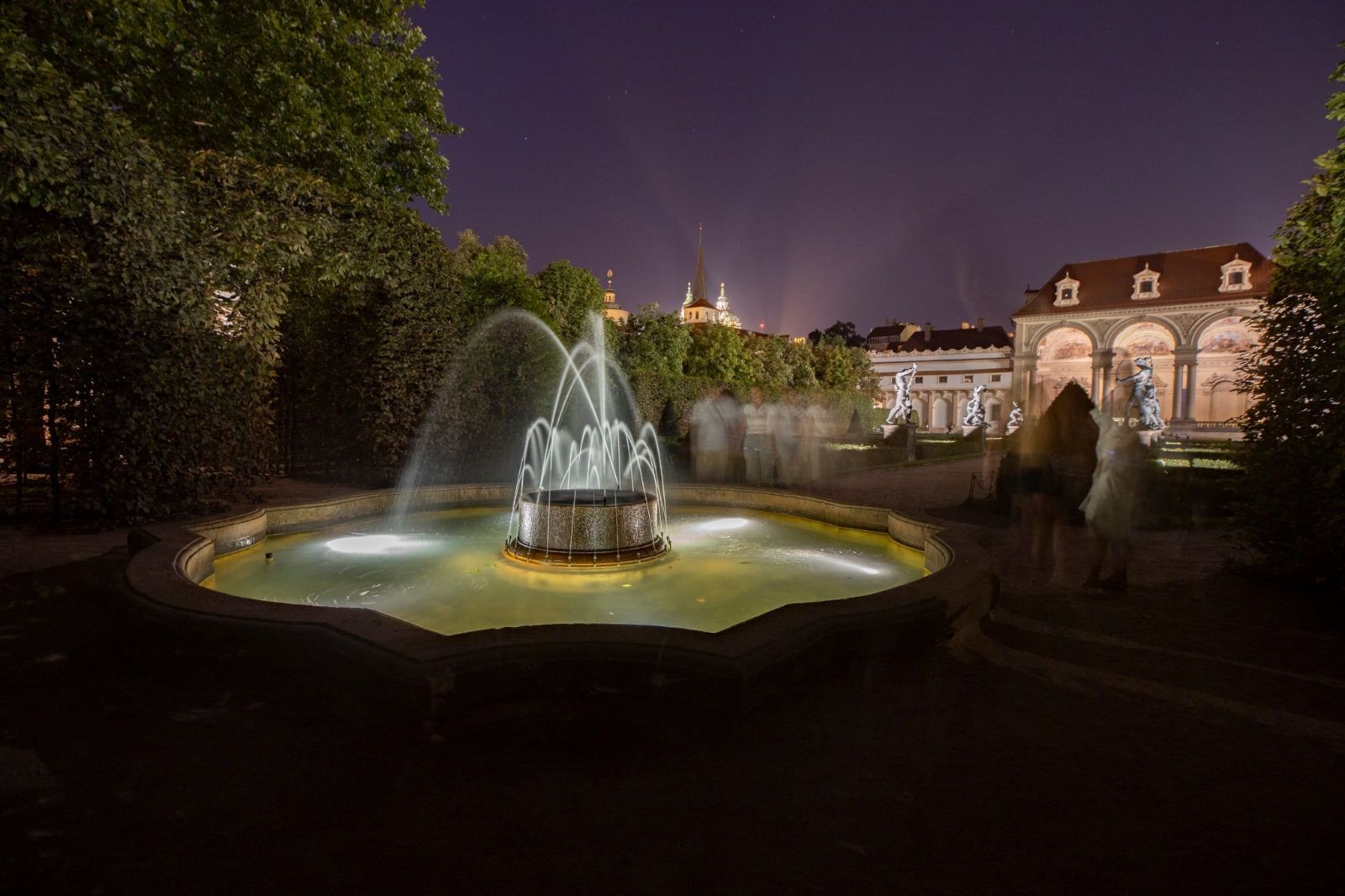 Senát zve na Hradozámeckou noc ve Valdštejnském paláci