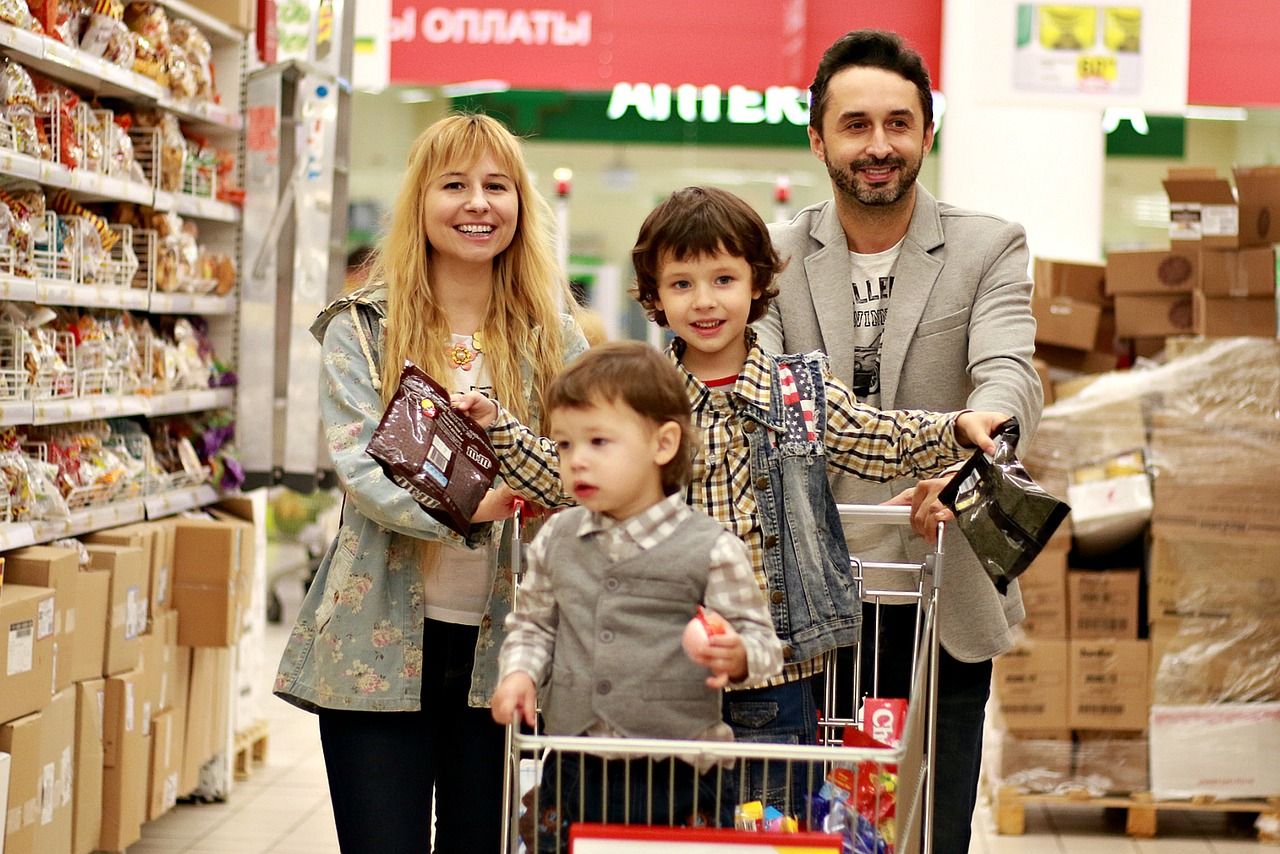 Supermarkety mění přes léto otevírací dobu. V Plzeňském kraji si raději zkontrolujte konkrétní prodejnu