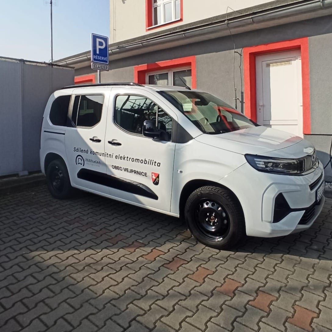Vejprnice spouštějí sdílené elektroauto. Lidé si ho nově půjčí přes aplikaci