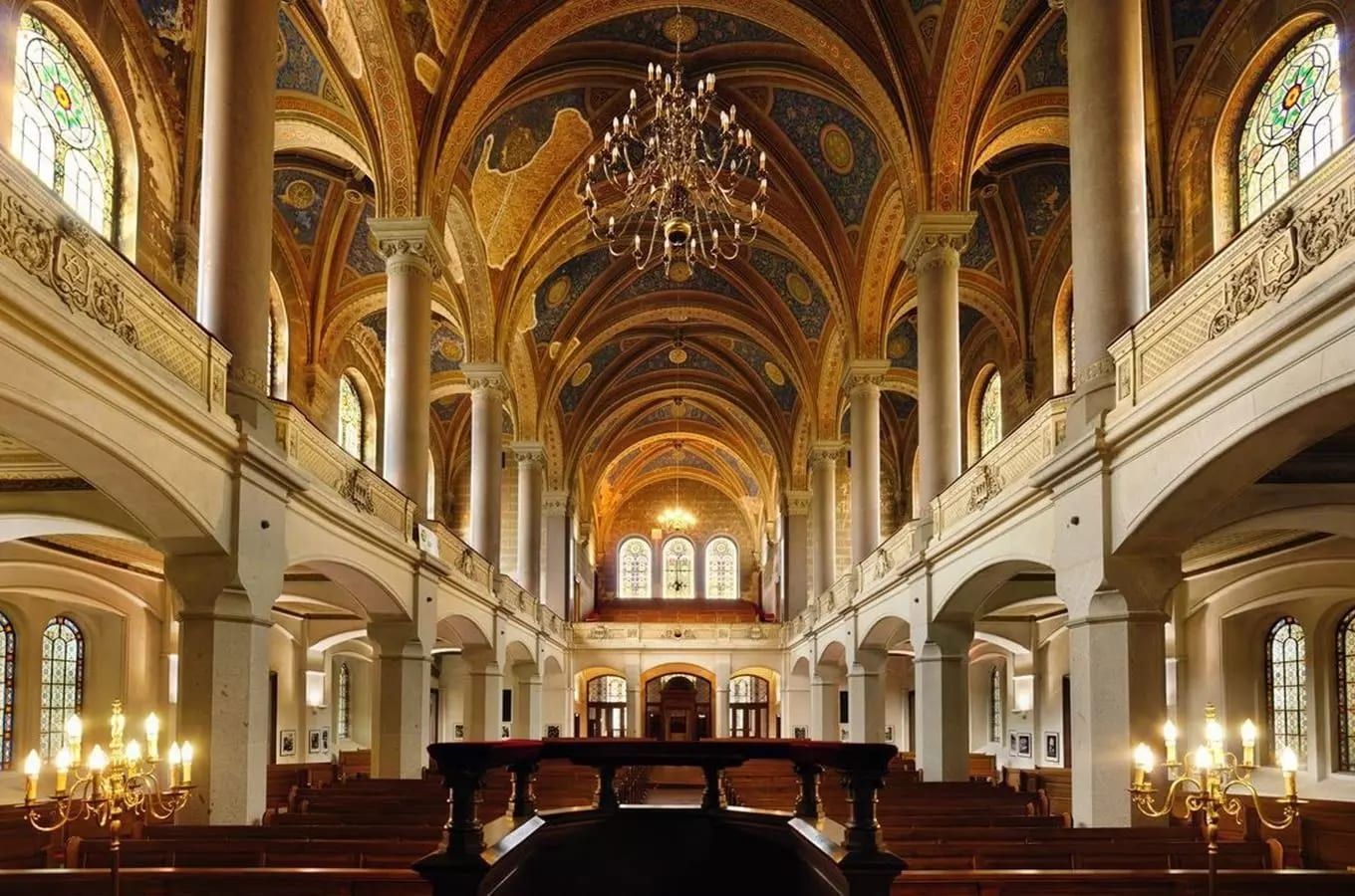 Velká synagoga v Plzni je velkolepým symbolem víry a naděje, navzdory tragickým dějinám