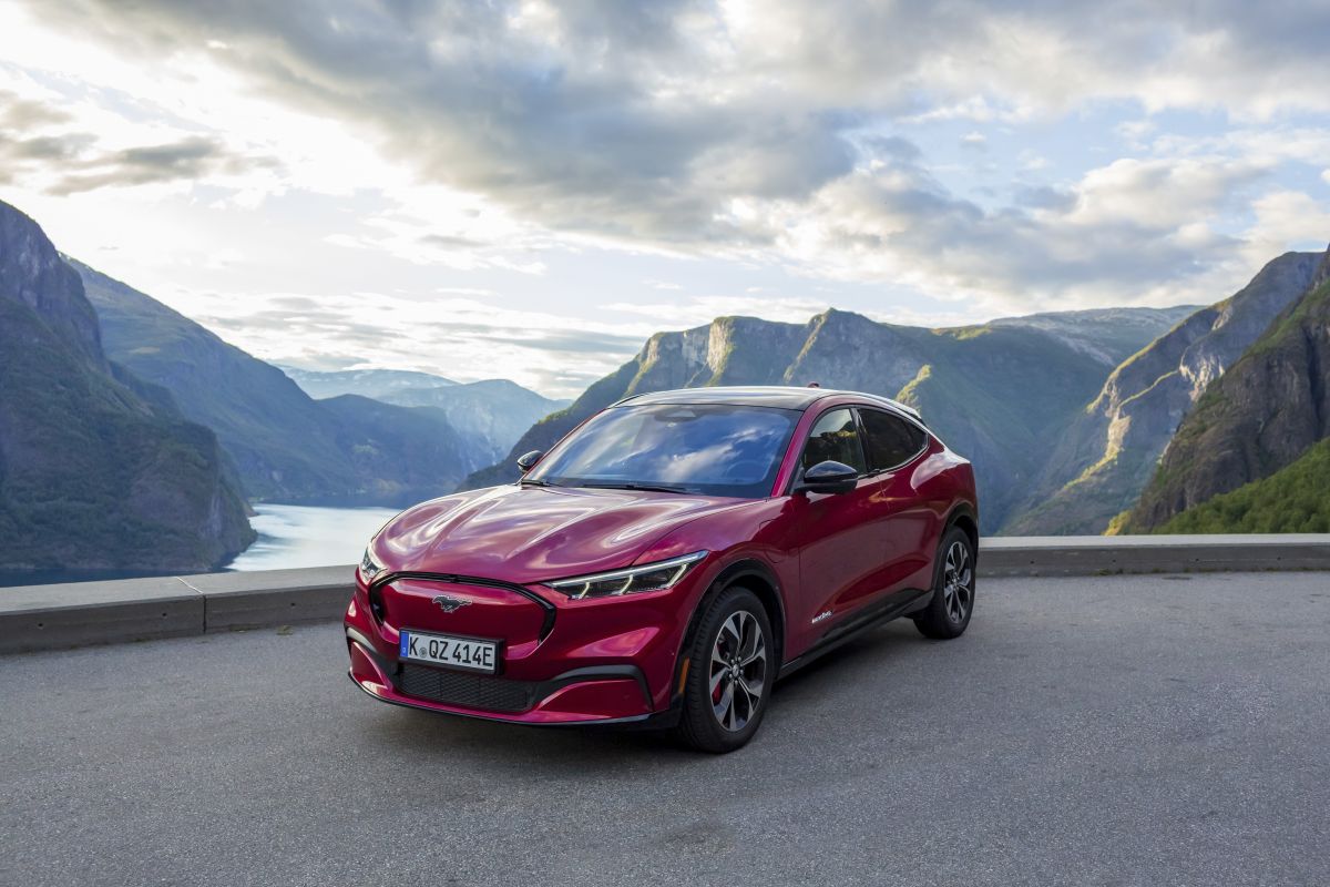 Méně je více: Jak nový přístup k designu změnil kabinu Ford Mustangu Mach-E