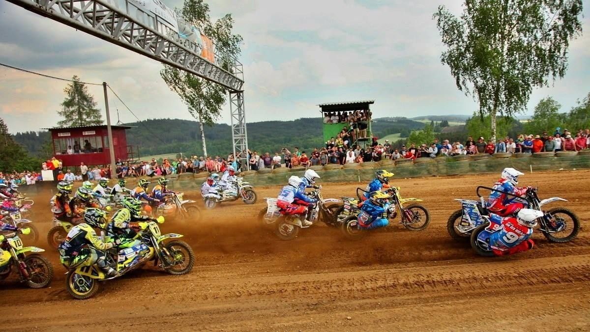 Čarodějnice, májka i motokros. Nepomuk má na víkend program, který stojí za to