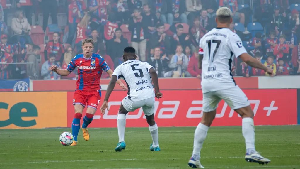 Plzeň bez Červa - reprezentant utrpěl otřes mozku po faulu