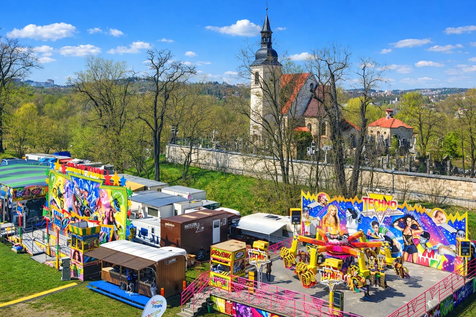 U sv. Jiří začíná pouť. Doubravku čekají kolotoče, uzavírky i zvýšená bezpečnostní opatření