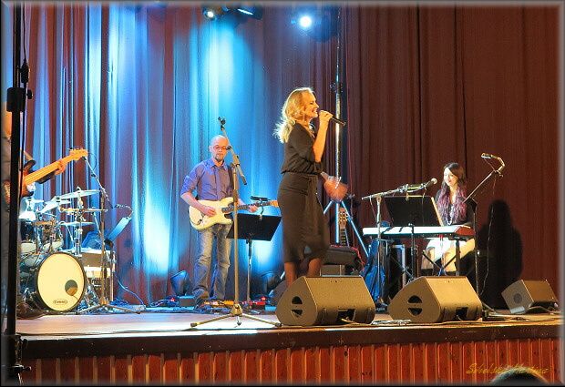 ABSOLONOVÁ SVÉ FANOUŠKY NEZKLAMALA! BYLA PROSTĚ SKVĚLÁ!