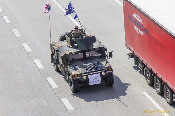 AMERICKÝ KONVOJ OBRAZEM