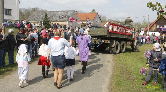 BOROVANSKÝ PRŮVOD HLÍDALI PŘÍSLUŠNÍCI VB