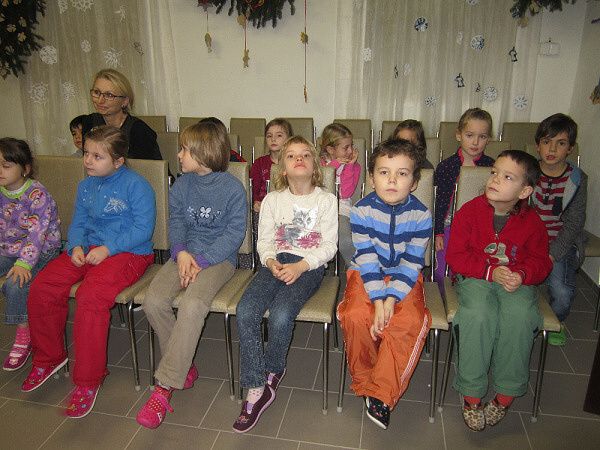 DĚTI Z MATEŘINKY PŘIŠLY NA BETLÉMY DO ŠKOLY