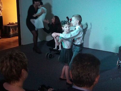 DIVOŠI PŘISPĚLI NA INVALIDNÍ VOZÍK