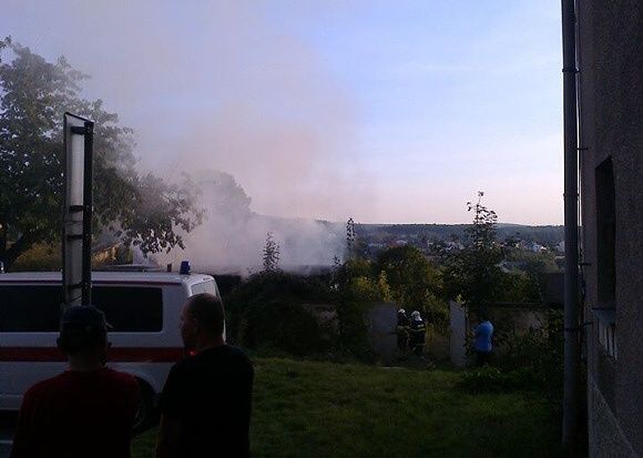 HOŘELO ZA POLIKLINIKOU