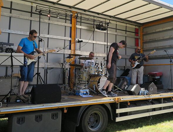 HRÁLI PRO KAMARÁDA