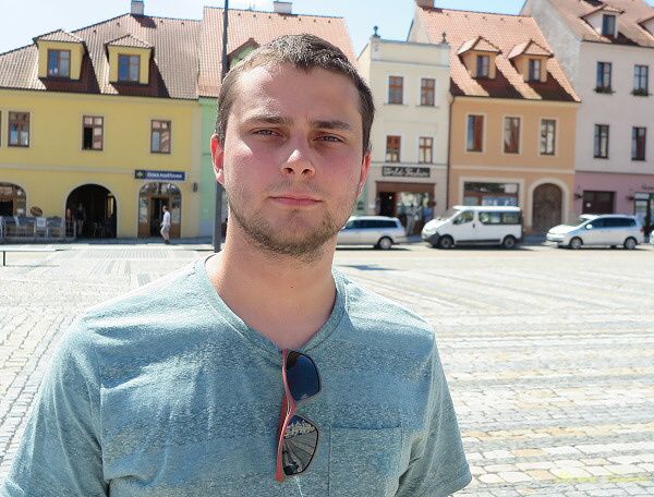 Jan Adam Václav: KAŽDÁ ZEĎ JDE ZBOURAT