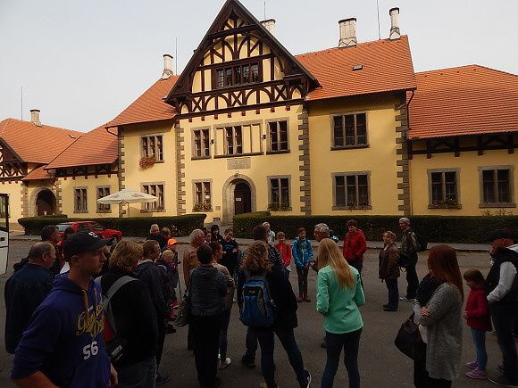 KLADRUBŠTÍ NAVŠTÍVILI HŘEBČÍN VE SLATIŇANECH