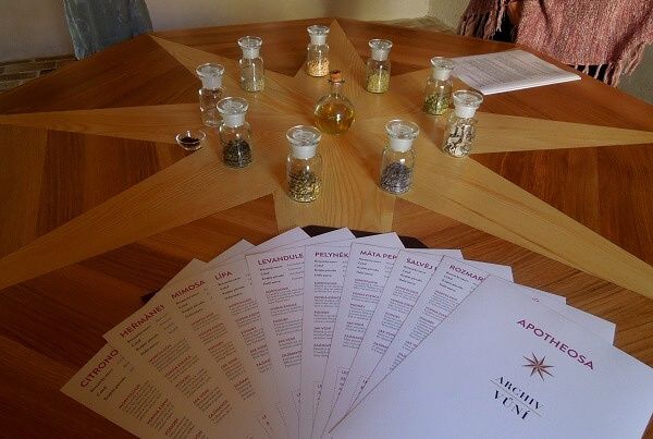 KLÁŠTERNÍ TAJEMSTVÍ