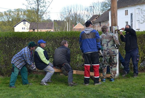 LHOTECKÁ MÁJKA BYLA O DEN DŘÍVE