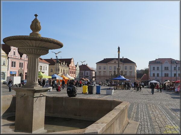 NA NÁMĚSTÍ PRODÁVALI FARMÁŘI