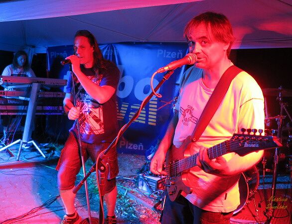 NA SAUNĚ HRÁLI VYPALOVAČKY OD TURBA