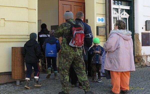 NOVÝ ROK PŘIVÍTALI VÝŠLAPEM NA VLČÍ HORU