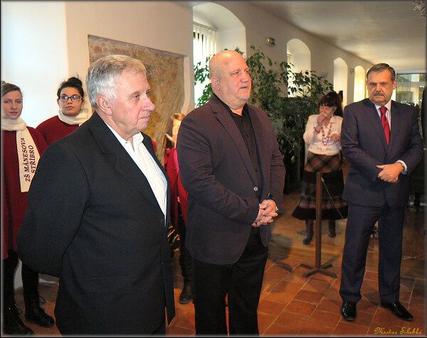 PANÍ JITKA MÁ DOMA HNED TŘI UMĚLCE, JEDEN NYNÍ VYSTAVUJE V MUZEU!