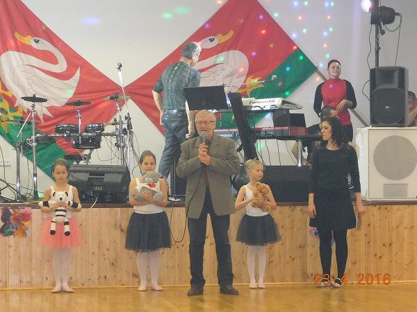 POUŤOVÁ ZÁBAVA V ČERNOŠÍNĚ MĚLA VYPRODÁNO!