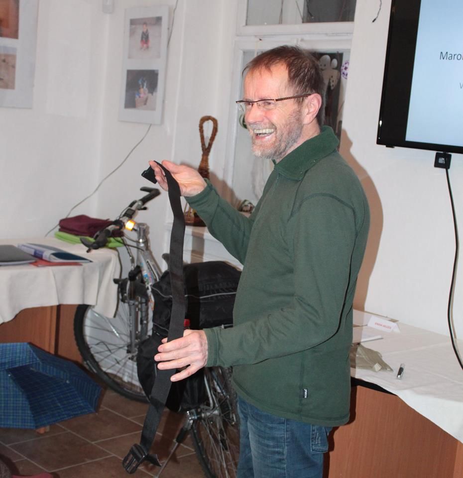 PŘIVEZL PÍSEK I KOLO