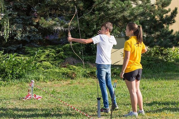 PRVNÍ ŠKOLNÍ DEN S RADOSTÍ A SOUTĚŽEMI