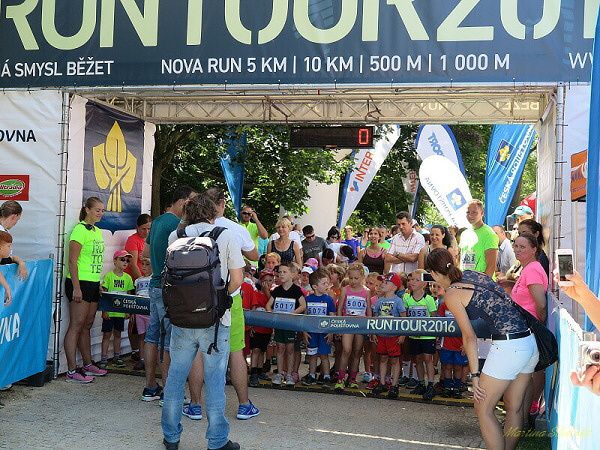 RUNTOUR V PLZNI: SKVĚLÍ JANA HRUBÁ, JAN FLAKS A JAN POSPÍŠIL – naše Stříbrsko!