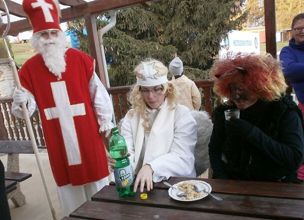 SLOVÁCI NADĚLOVALI