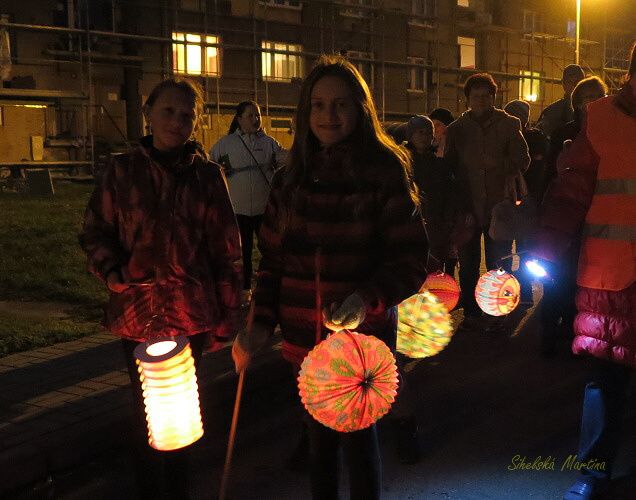 SVÁTEK SI PŘIPOMNĚLI LAMPIÓNOVÝM PRŮVODEM A POHÁDKOU