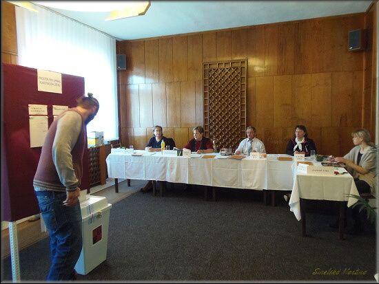 V ČERNOŠÍNĚ MĚLI I OSMAOSMDESÁTILETÉHO VOLIČE