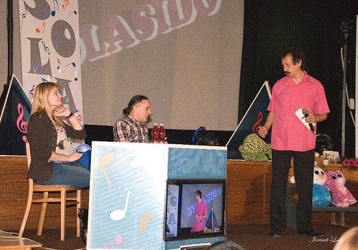 V KINĚ ZPÍVALY DĚTI